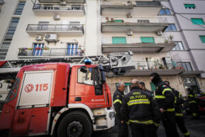 terremoto campi flegrei danni