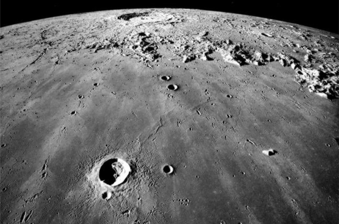 Lato invisibile della Luna
