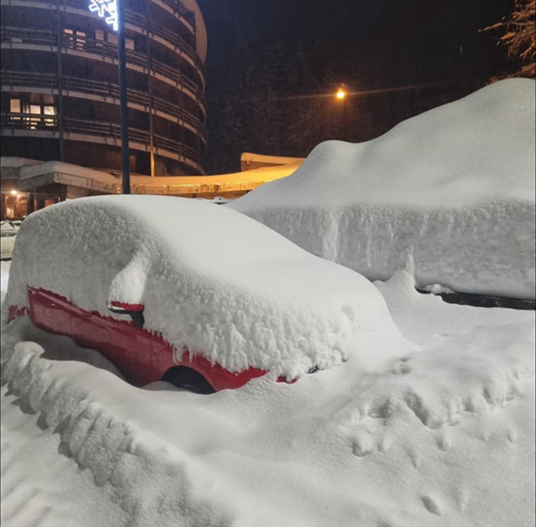 Neve record Alpi aprile 2025