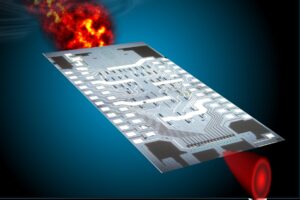 Rappresentazione artistica del chip ottico che riceve un fascio di luce deteriorato dalla turbolenza atmosferica e ne recupera l’integrità