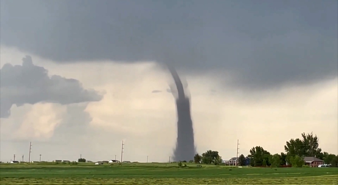 Tornado senza supercella: il raro landspout che ha colpito il Lazio