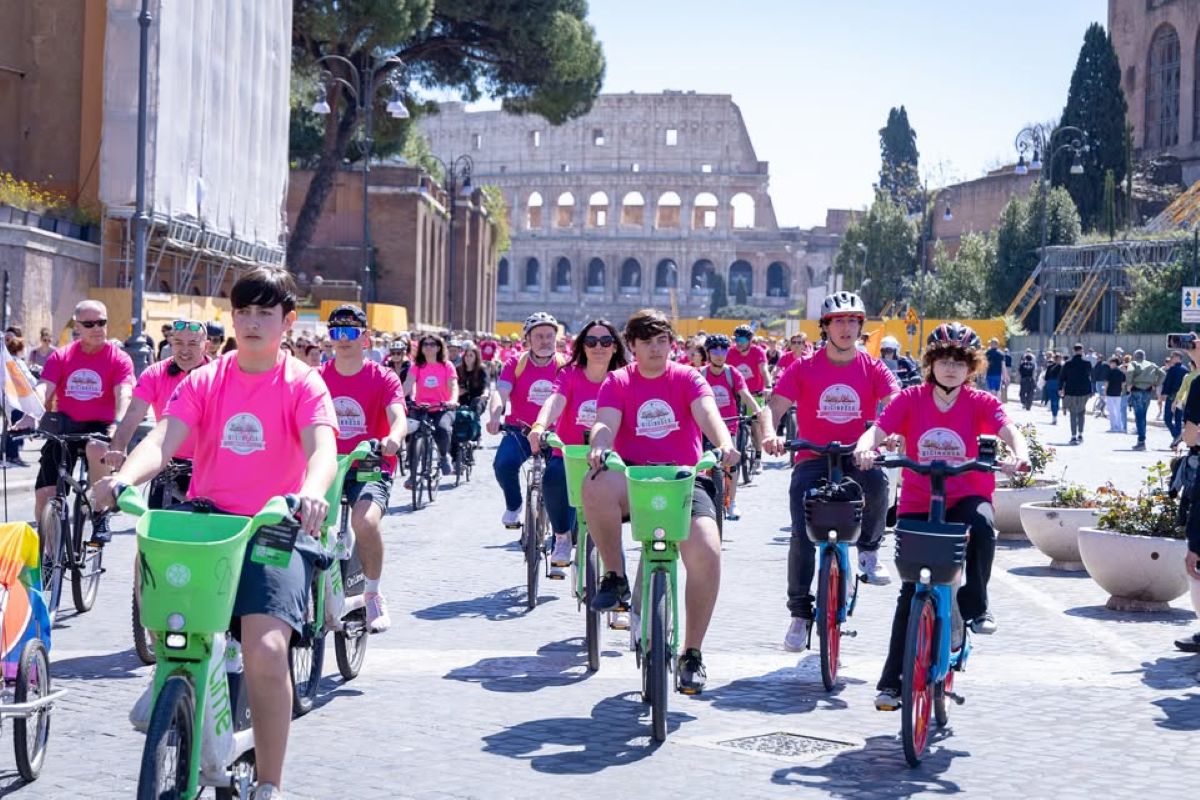 Tumore al seno, Roma pedala per prevenzione: torna ‘Bicinrosa’