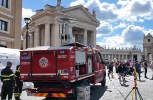 Vigili del fuoco Papa