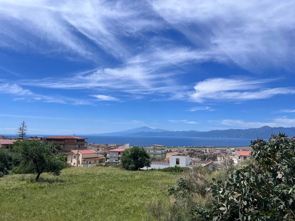 cirri cielo stretto di messina 19 aprile 2025