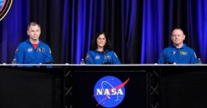 conferenza stampa williams wilmore astronauti bloccati