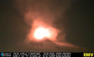 eruzione etna 2 aprile 2025