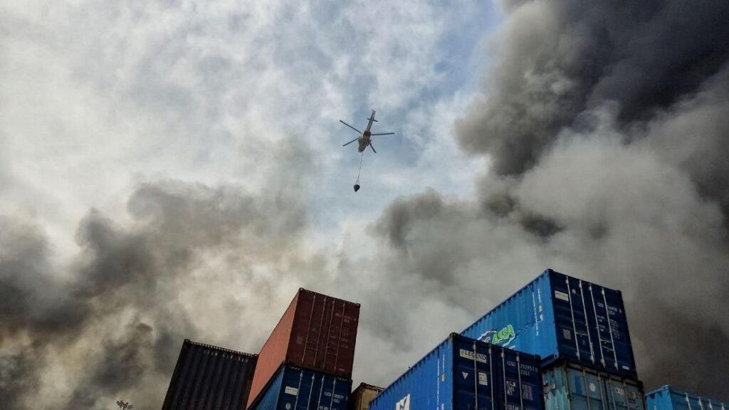 esplosione incendio iran porto Bandar Abbas