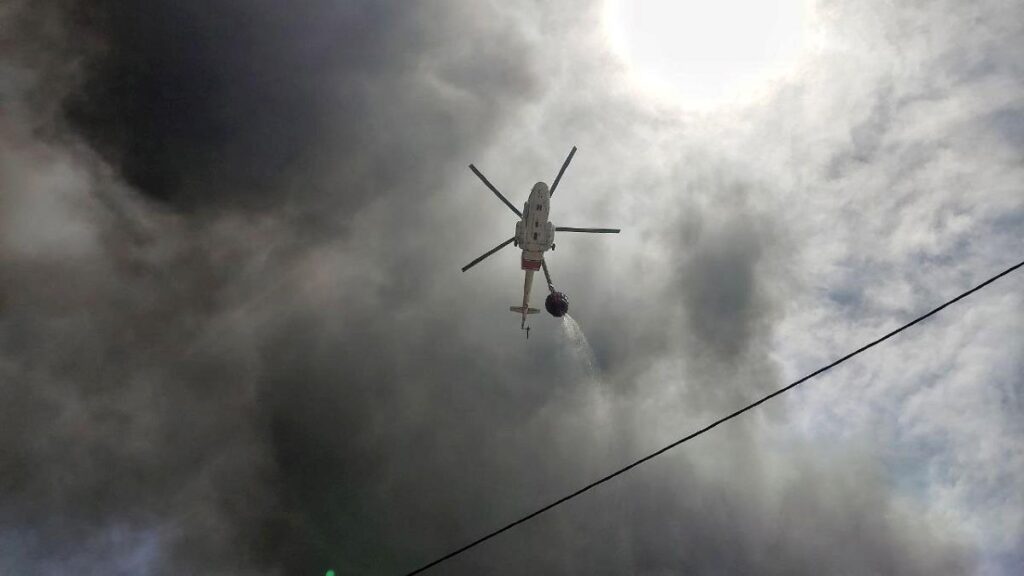 esplosione incendio iran porto Bandar Abbas
