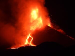 etna eruzione oggi