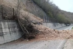 frana cansano campo di giove