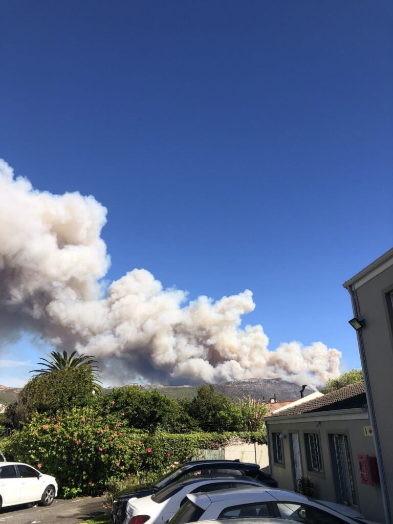 incendio città del capo sudafrica