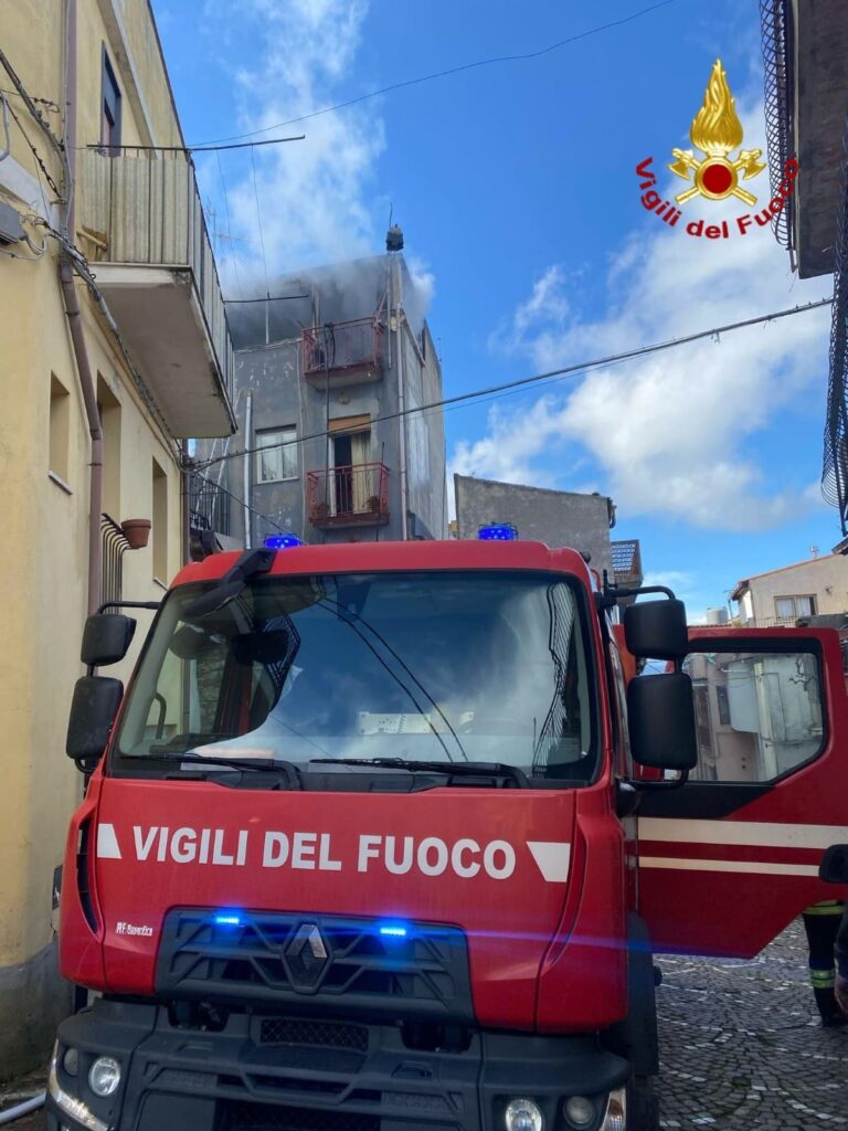 incendio fulmine roccafiorita