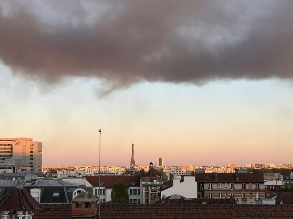incendio parigi