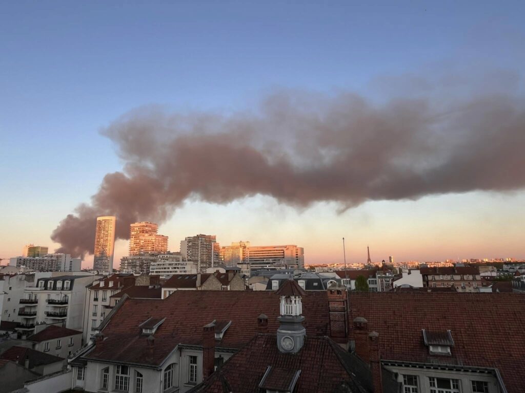 incendio parigi