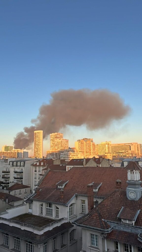 incendio parigi