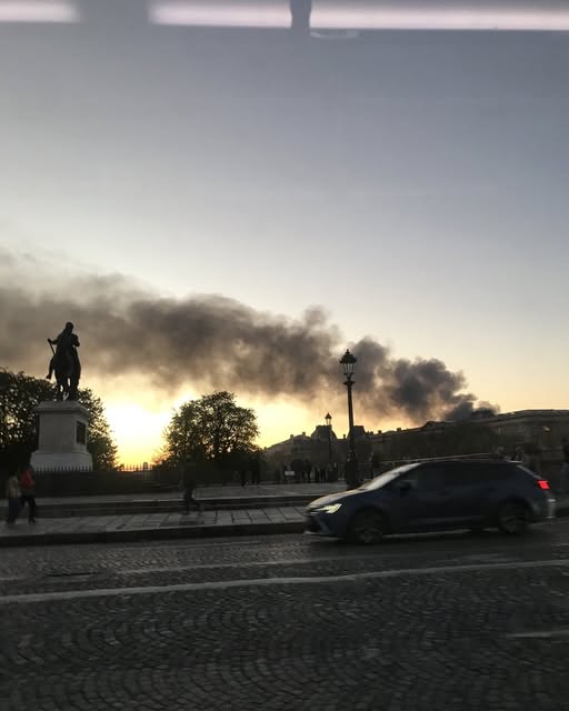 incendio parigi