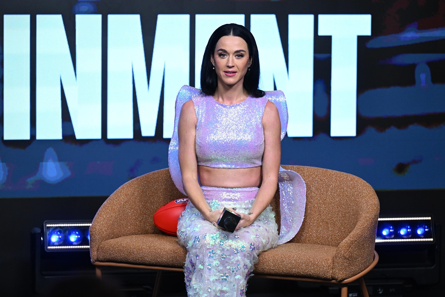 Katy Perry verso lo spazio con Blue Origin: “entusiasta e orgogliosa”