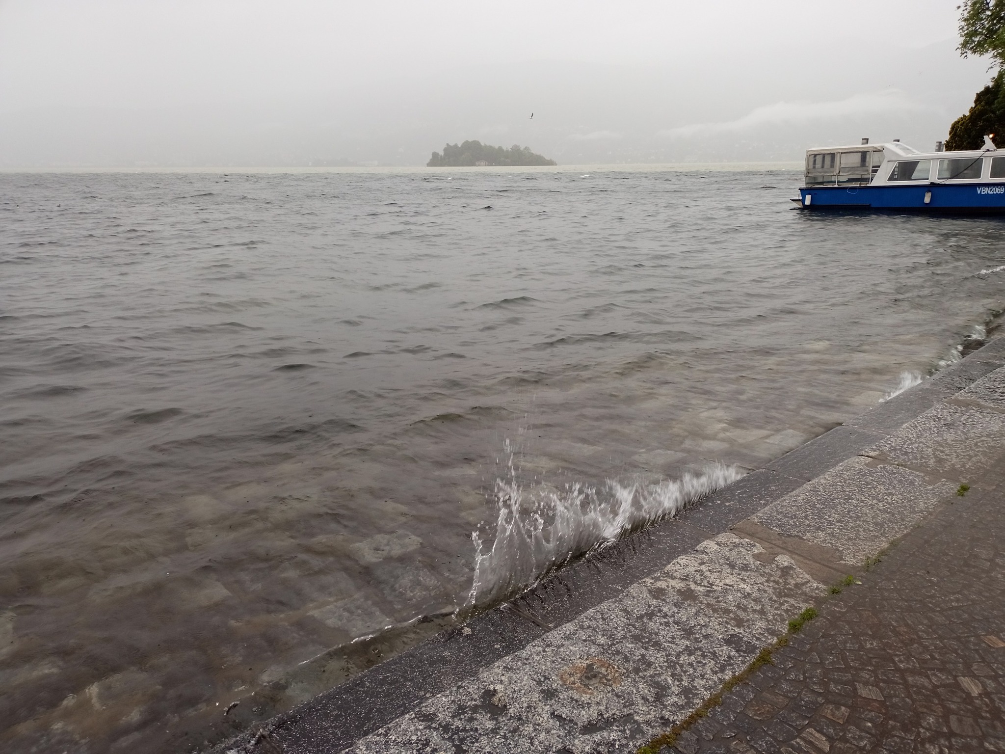 Maltempo, Lago Maggiore: +80cm in 24 ore, esondato a Ghiffa