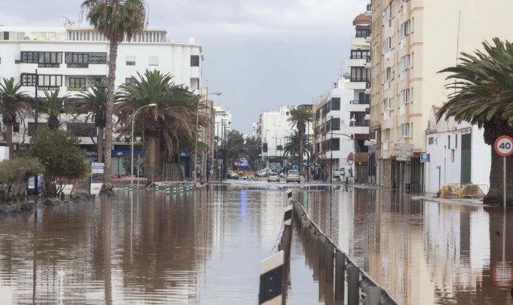maltempo lanzarote spagna