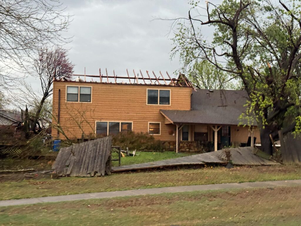 maltempo tornado owasso usa