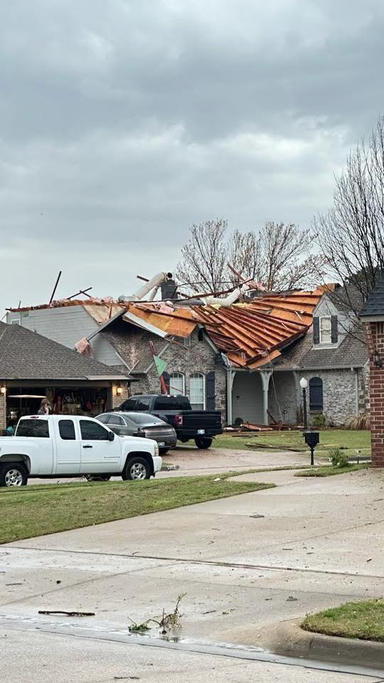 maltempo tornado owasso usa