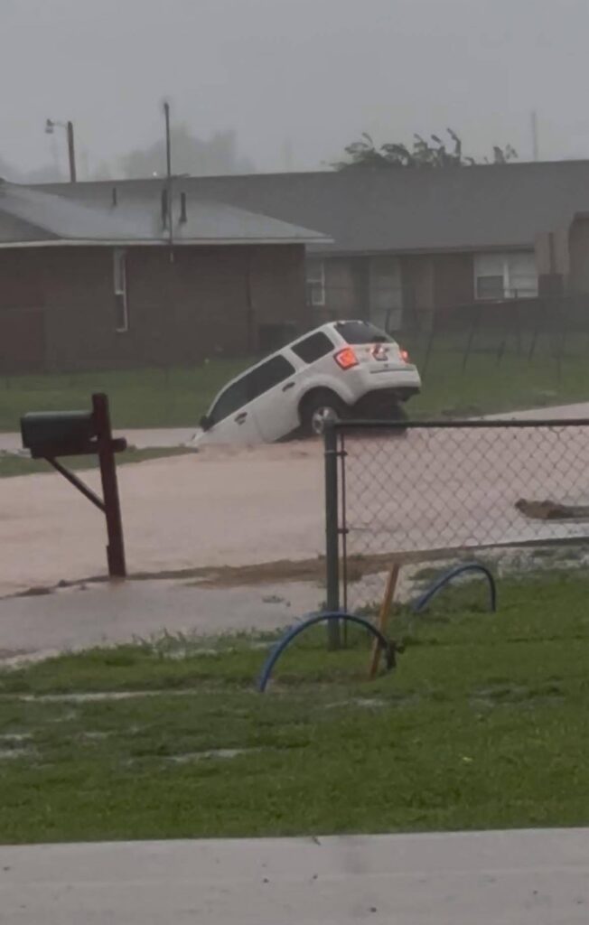 maltempo usa alluvioni lampo oklahoma