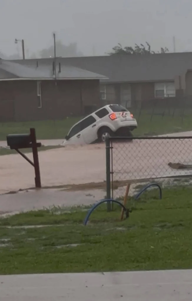 maltempo usa alluvioni lampo oklahoma