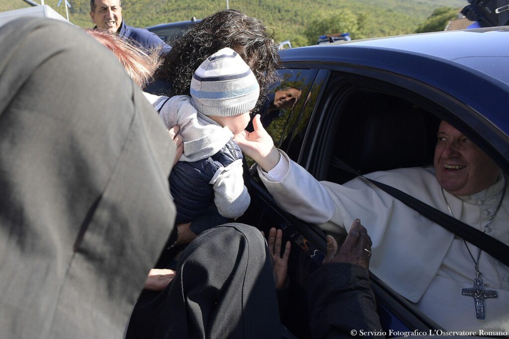 papa francesco terremoto norcia