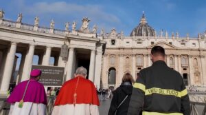 papa francesco vigili fuoco