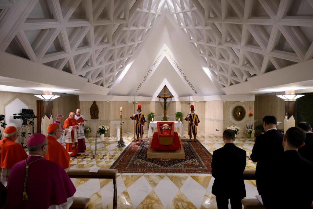 prima immagini foto papa francesco bara