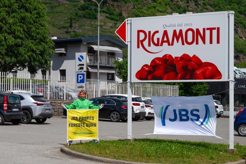 protesta greenpeace rigamonti jbs