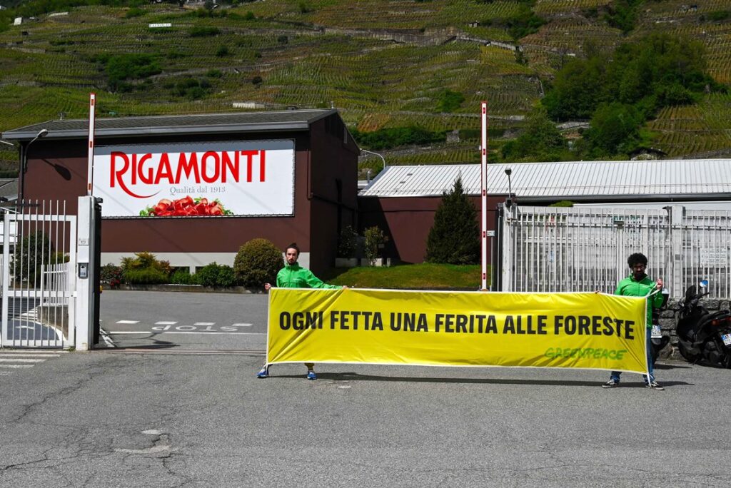 protesta greenpeace rigamonti jbs