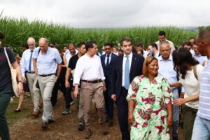 raffaele fitto visita la reunion