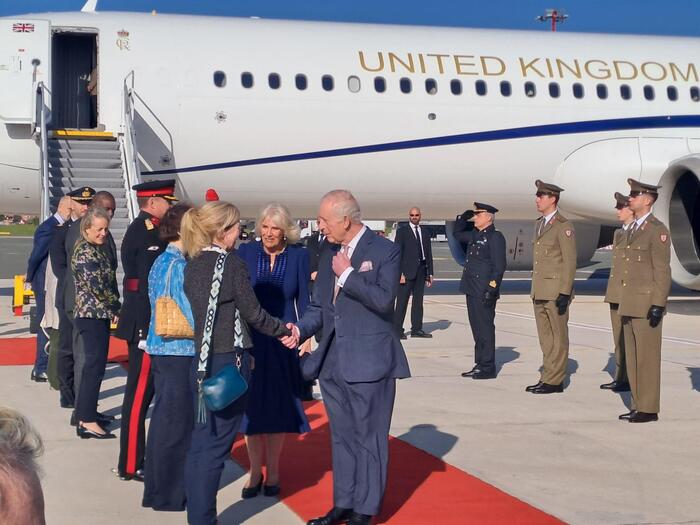 re carlo e camilla italia