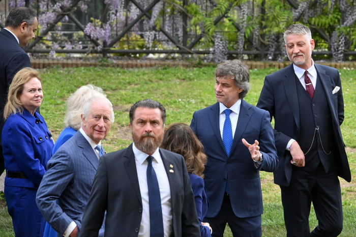 re carlo, regina camilla, alberto angela