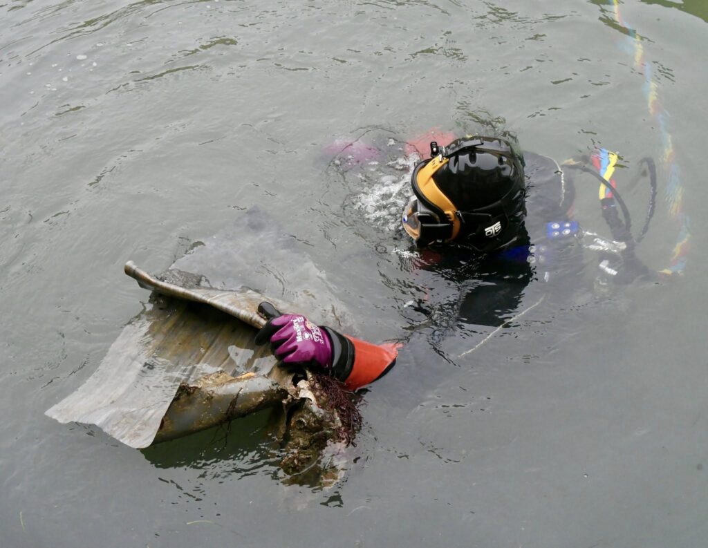 rifiuti canali venezia