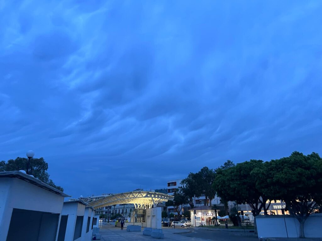 sabbia del sahara maltempo stretto di messina 14 aprile 2025