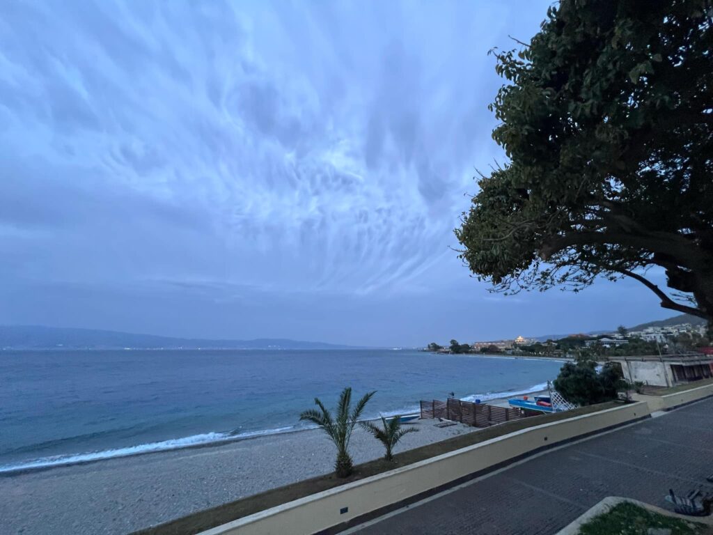 sabbia del sahara maltempo stretto di messina 14 aprile 2025