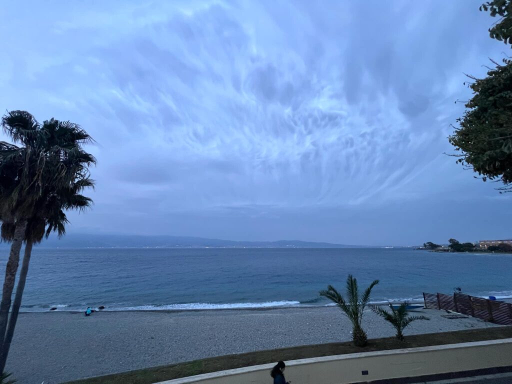 sabbia del sahara maltempo stretto di messina 14 aprile 2025