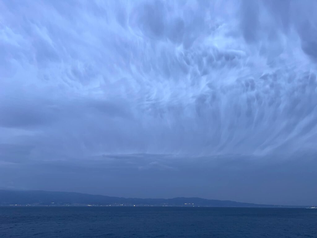 sabbia del sahara maltempo stretto di messina 14 aprile 2025