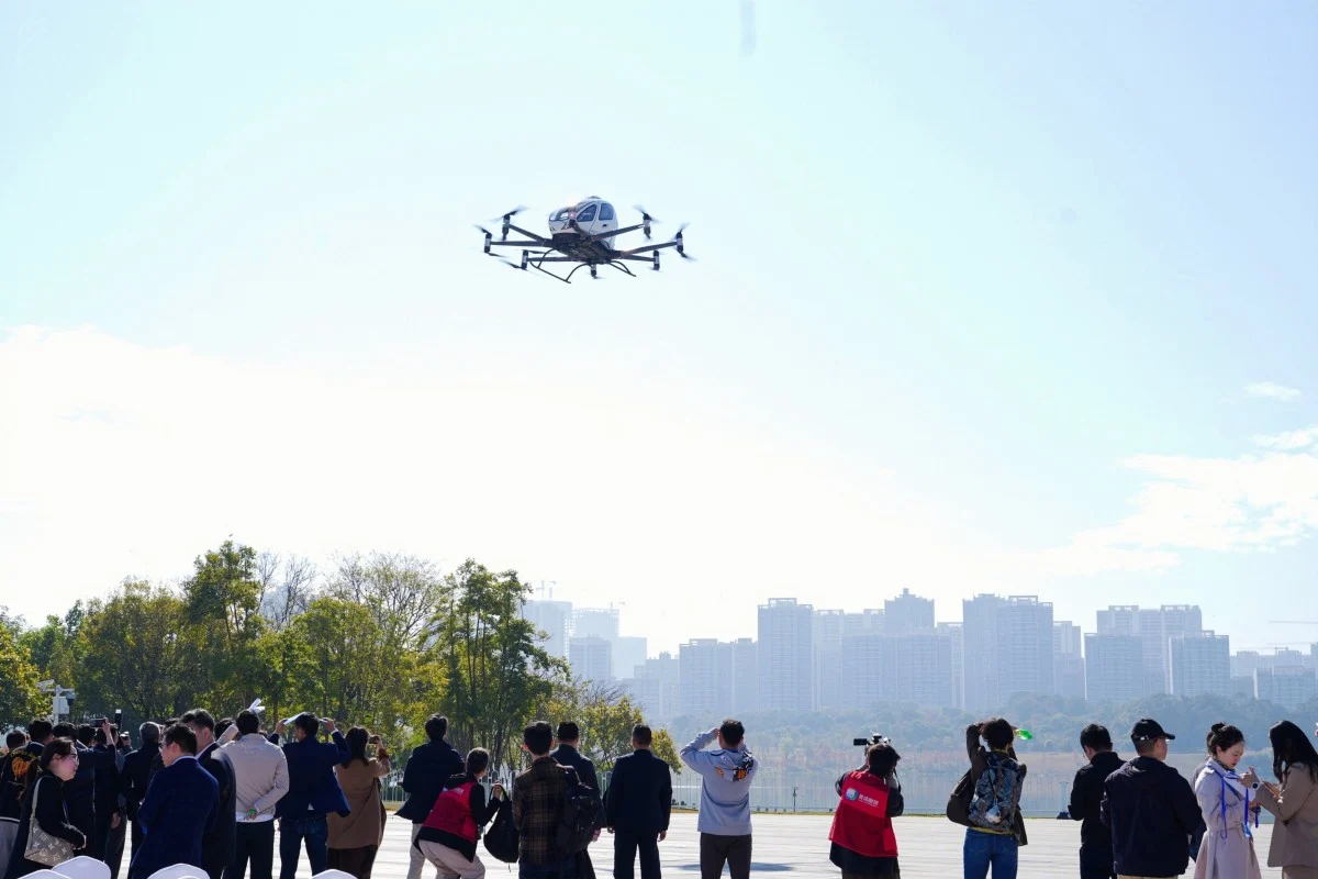 Taxi volanti pronti al decollo in Cina: le prime aziende ottengono una licenza chiave | VIDEO