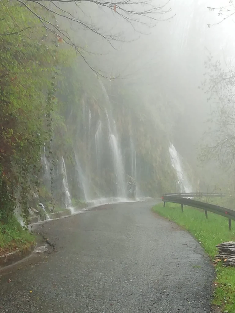Strada per Frasso, fraz. Scopello (VC), in Valsesia