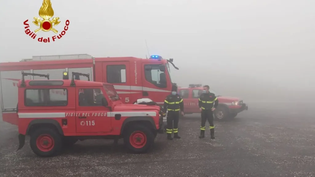 vigili del fuoco nebbia