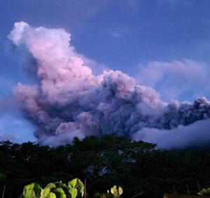 eruzione vulcano bulusan filippine