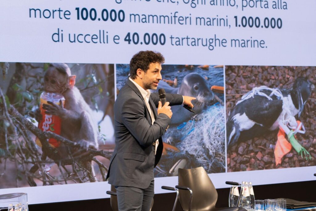Luca De Gaetano, fondatore e presidente Plastic Free Onlus, al Sustainable Procurement Summit 2025 di Milano