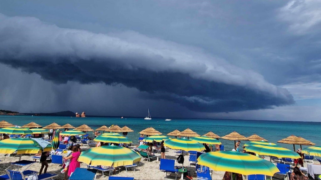 Shelf cloud e bocca di balena