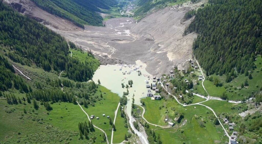 crollo ghiacciaio svizzera