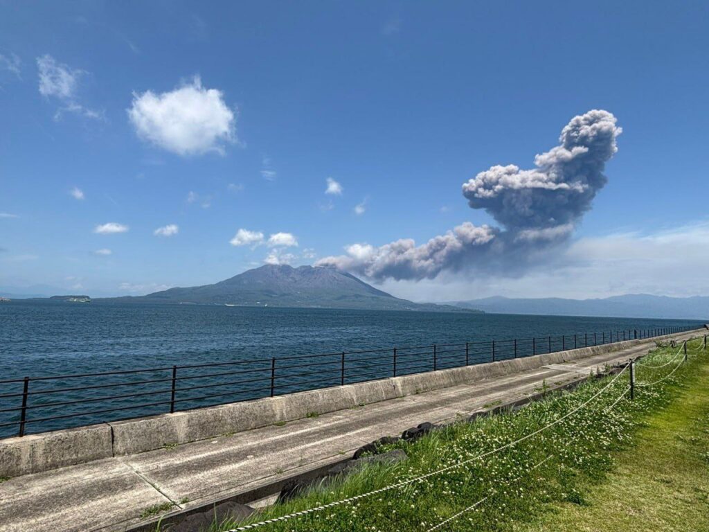 eruzione sakurajima giappone vulcano