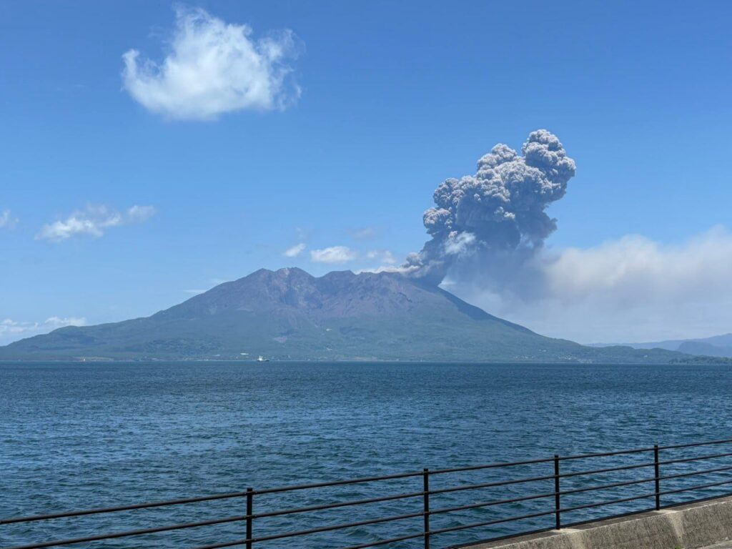 eruzione sakurajima giappone vulcano