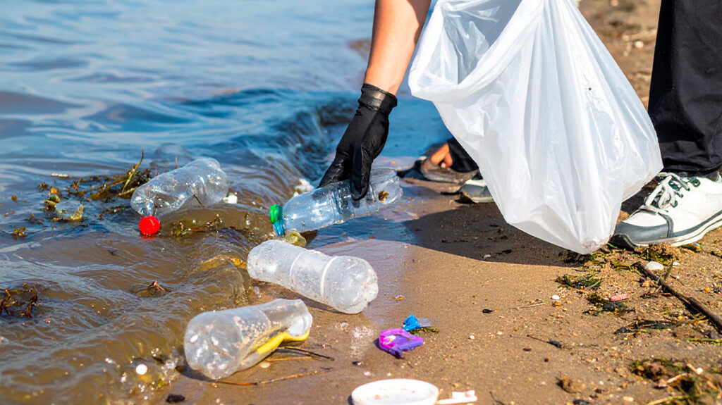 inquinamento da plastica nelle acque Plasticentro